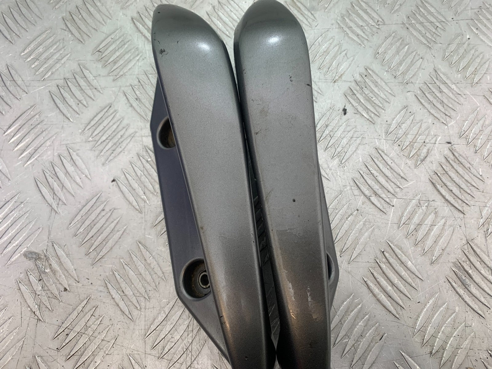 SUZUKI AN 200 UH 200 GRAB RAILS   YEAR 2007-2009 (CMB1256)