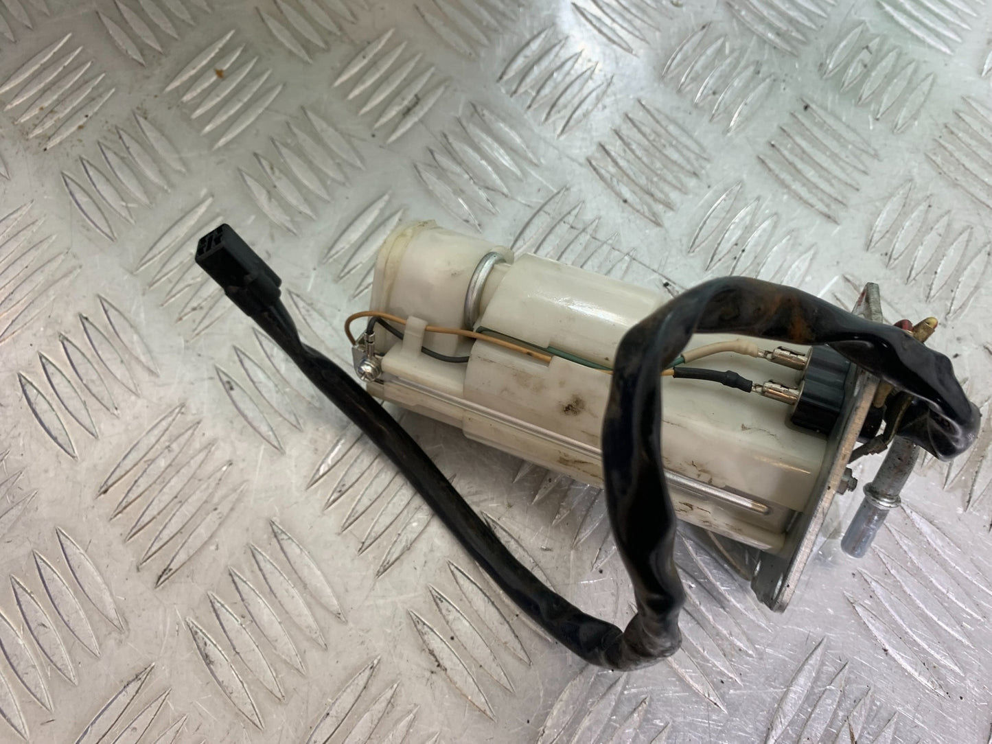 KAWASAKI ZX10R ZX 10R PETROL PUMP  YEAR 2011-2015 (CMB1154)