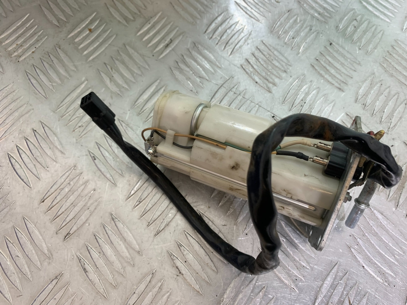 KAWASAKI ZX10R ZX 10R PETROL PUMP  YEAR 2011-2015 (CMB1154)