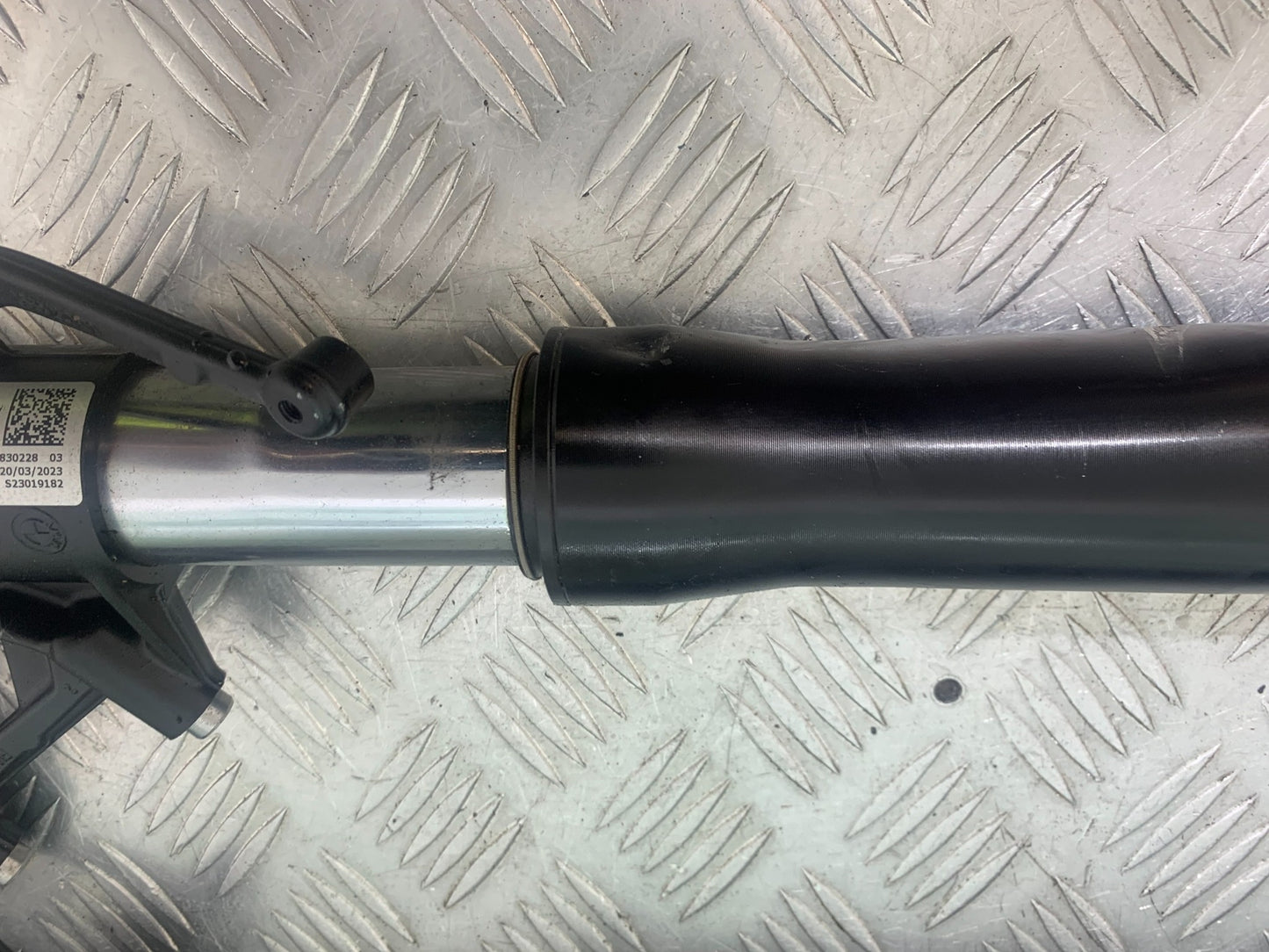 BMW M1000 R FORKS (BENT-DAMAGED)  YEAR 2023-2024 (CMB1140)