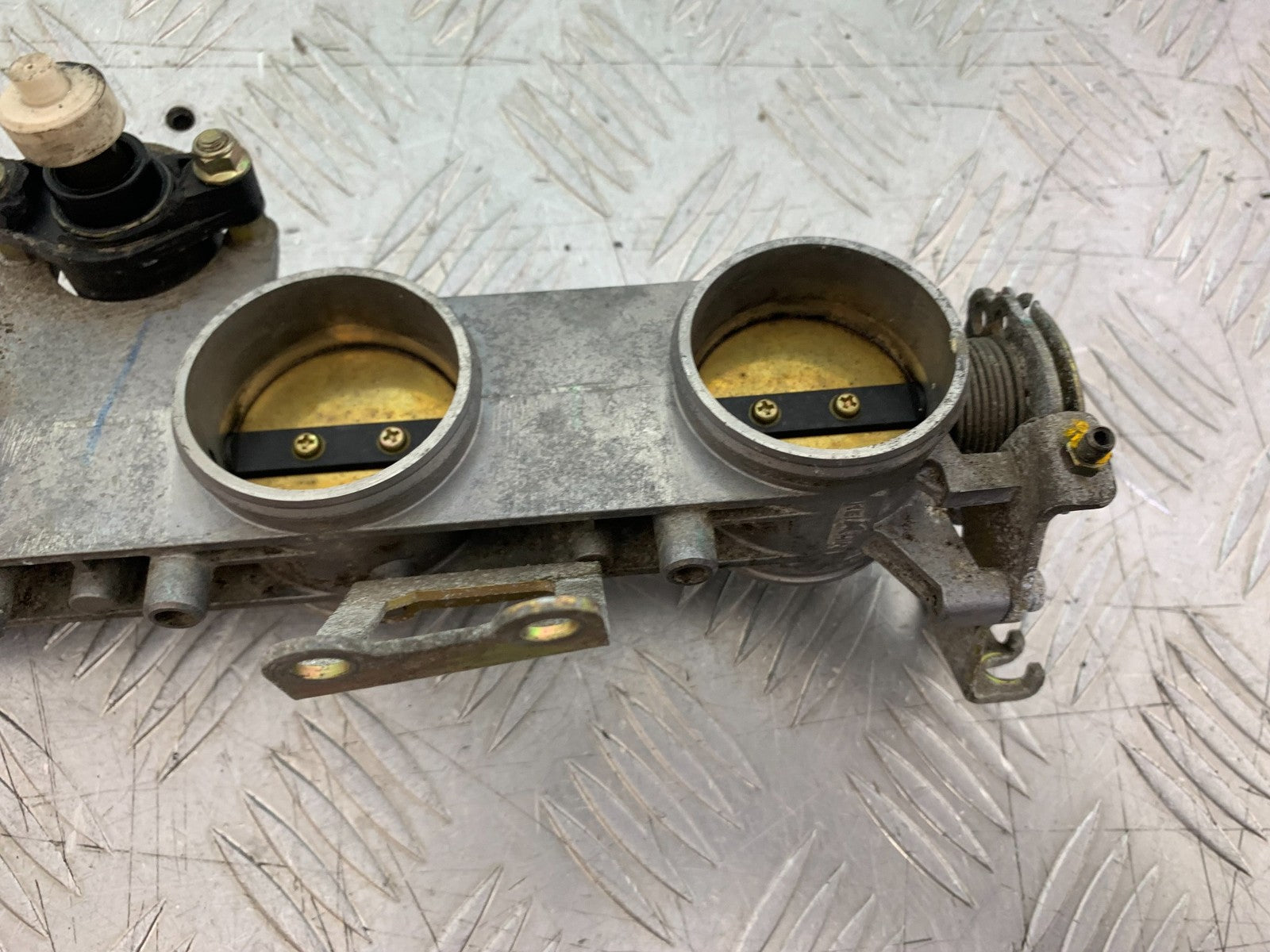 TRIUMPH 955i SPRINT ST THOTTLE BODIES  YEAR 1999-04 (CMB1230)