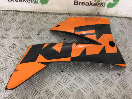 KTM400 KTM 400 LC4-E RIGHT TANK PANEL  YEAR 2000 (STOCK 898)