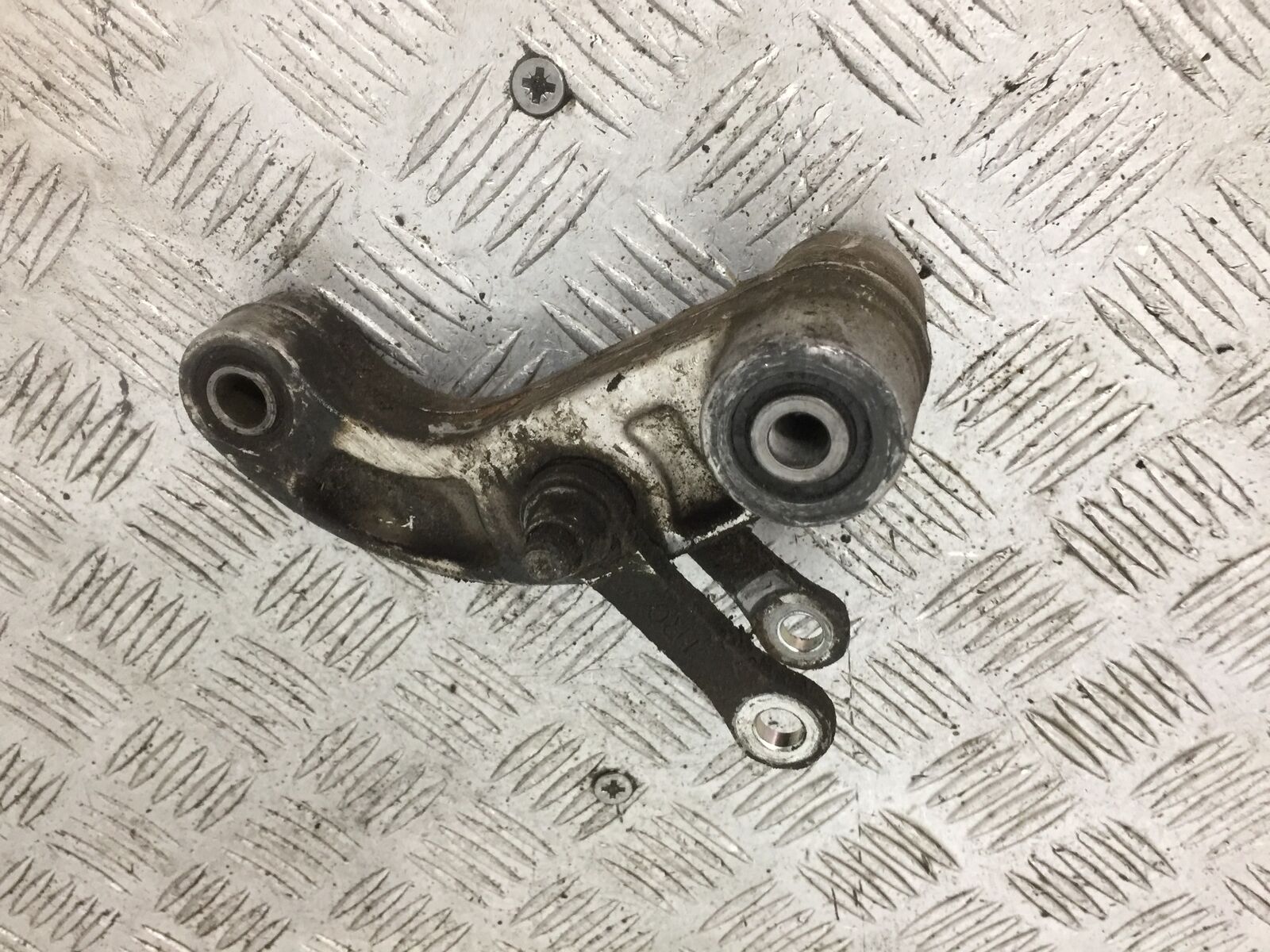 YAMAHA MT09 MT-09 REAR SHOCK LINKAGE  YEAR 2018 (STOCK 906)