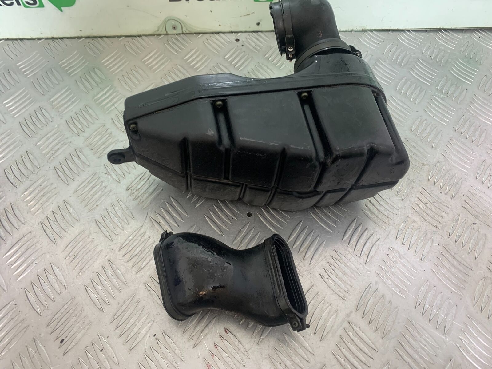 YAMAHA XVS 1100 DRAGSTAR AIRBOX  YEAR 2000-2007 (CMB1108)