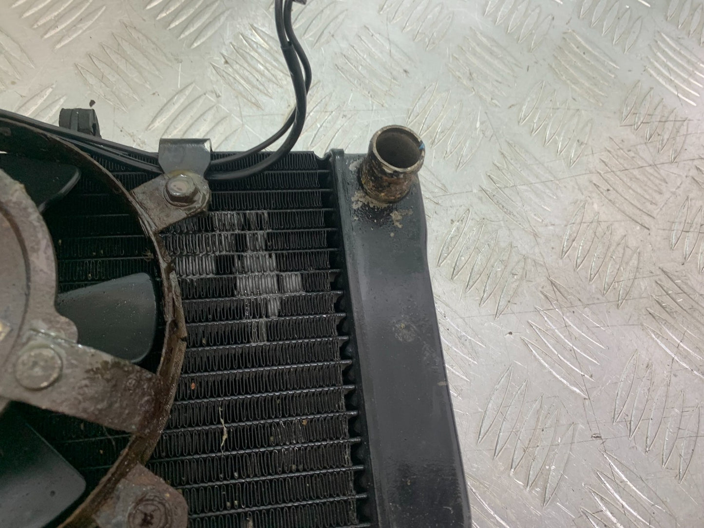 HONDA NT650 V DEAUVILLE RADIATOR AND FAN  YEAR 1999 (CMB1268)