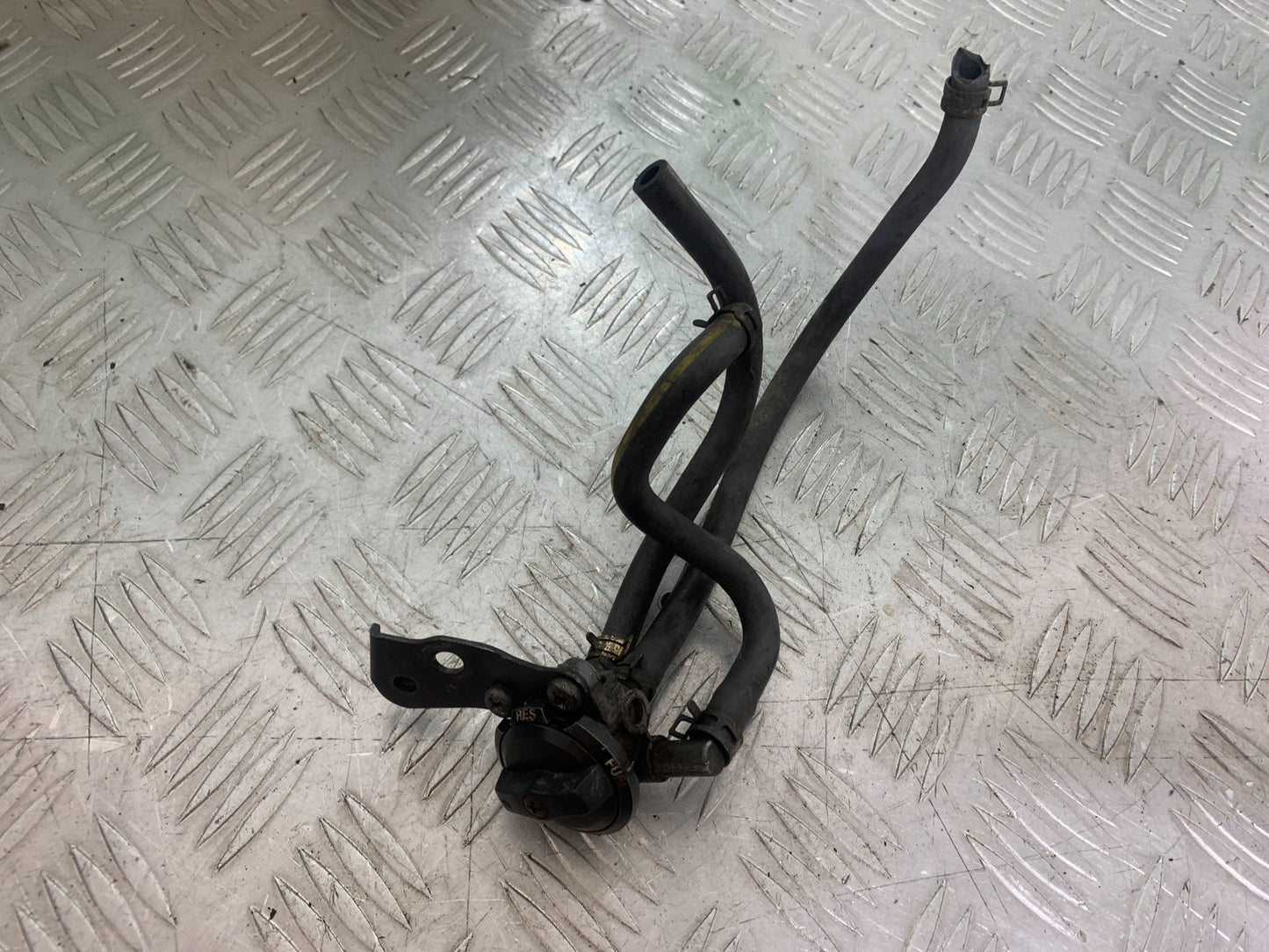 KAWASAKI ZX6R ZX6 F PETROL TAP   YEAR 1995-1997 (CMB1169)