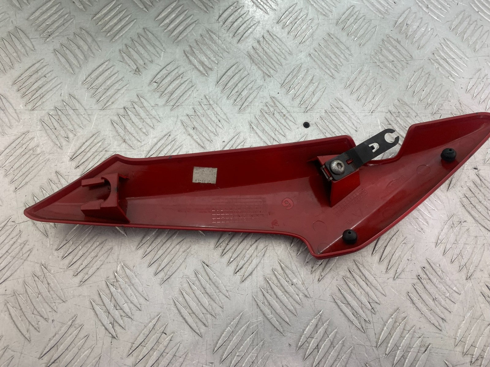 TRIUMPH 675 STREET TRIPLE RX RIGHT FAIRING PANEL  2015- 2017 (CMB1299)