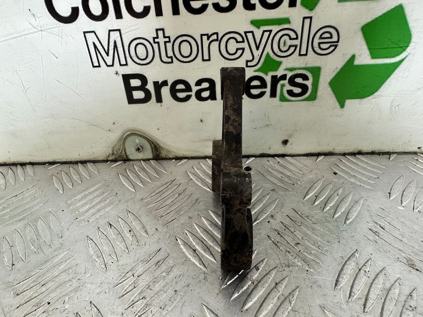 KAWASAKI ER6 F ER6F REAR BRAKE CALIPER BRACKET YEAR 2005-2008 (CMB1178)