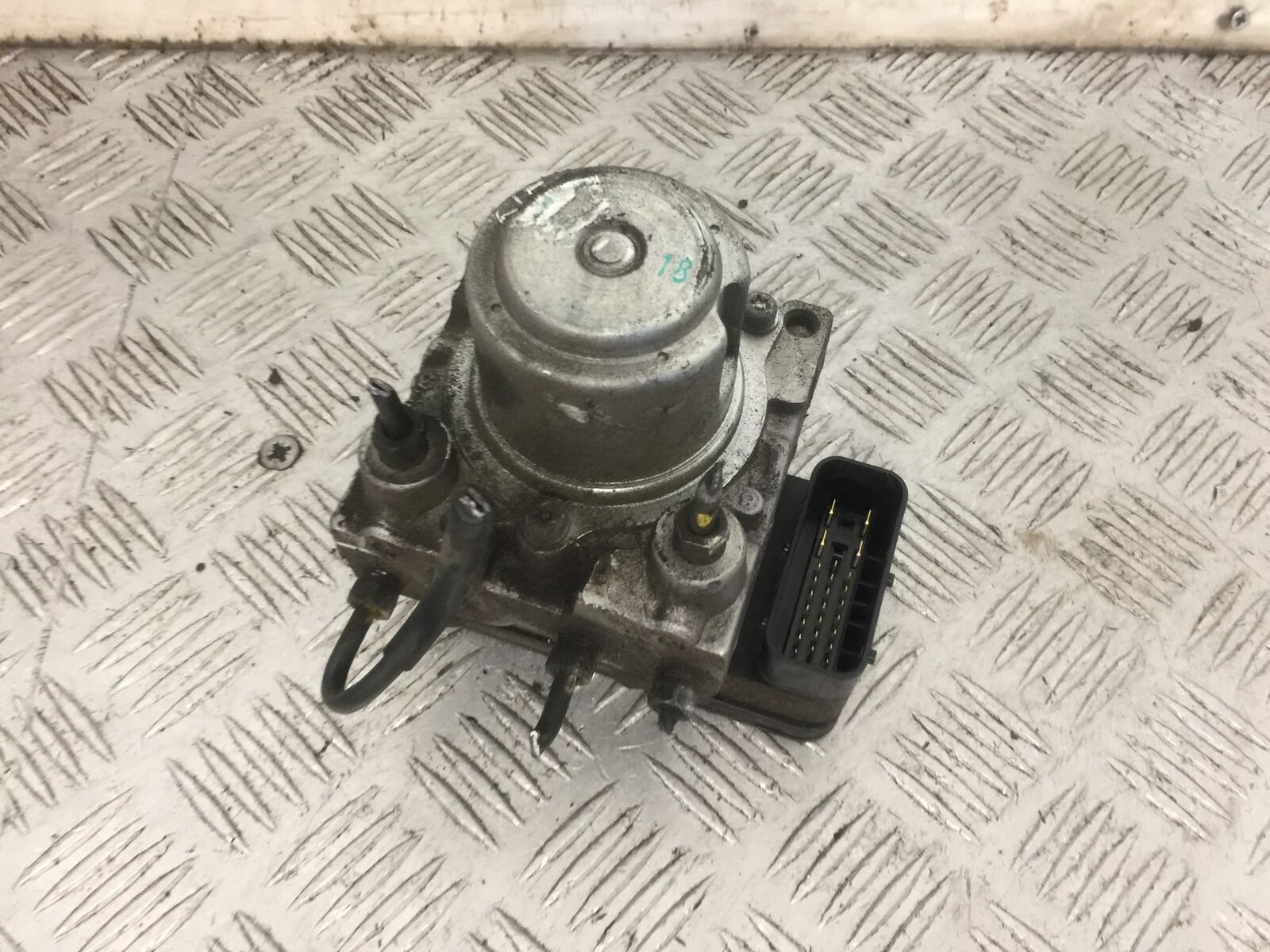 HONDA CB600 CB 600 F-9 HORNET ABS PUMP   2009 (STOCK 869)