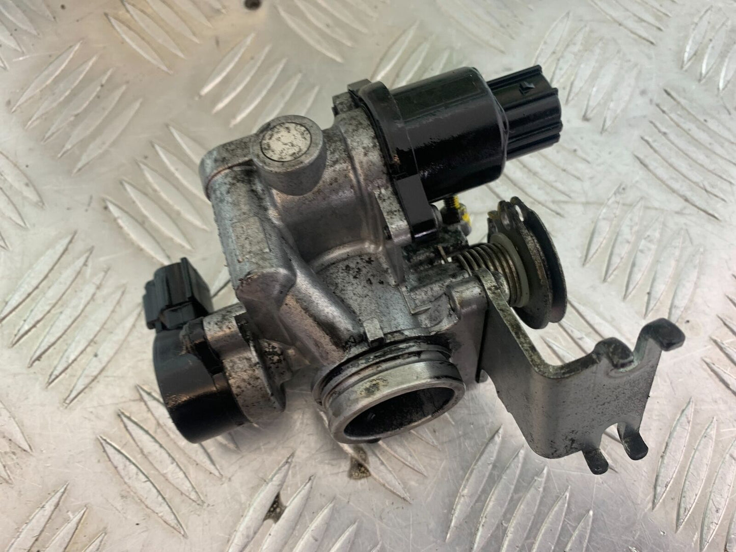 SUZUKI AN 200 UN 200 BURGMAN THROTTLE BODY YEAR 2007-09 (CMB1128)