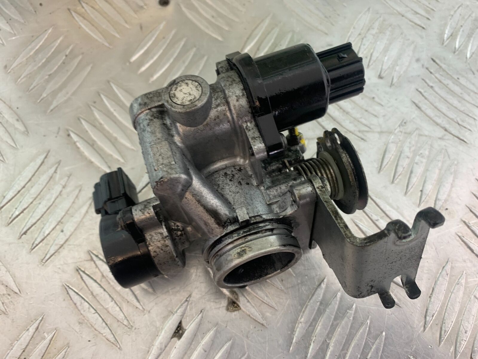 SUZUKI AN 200 UN 200 BURGMAN THROTTLE BODY YEAR 2007-09 (CMB1128)