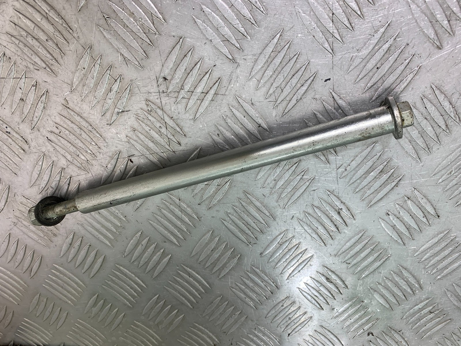 ROYAL ENFIELD HIMALAYAN 411 SWINGARM SPINDLE  YEAR 2018-2023 (CMB1279)