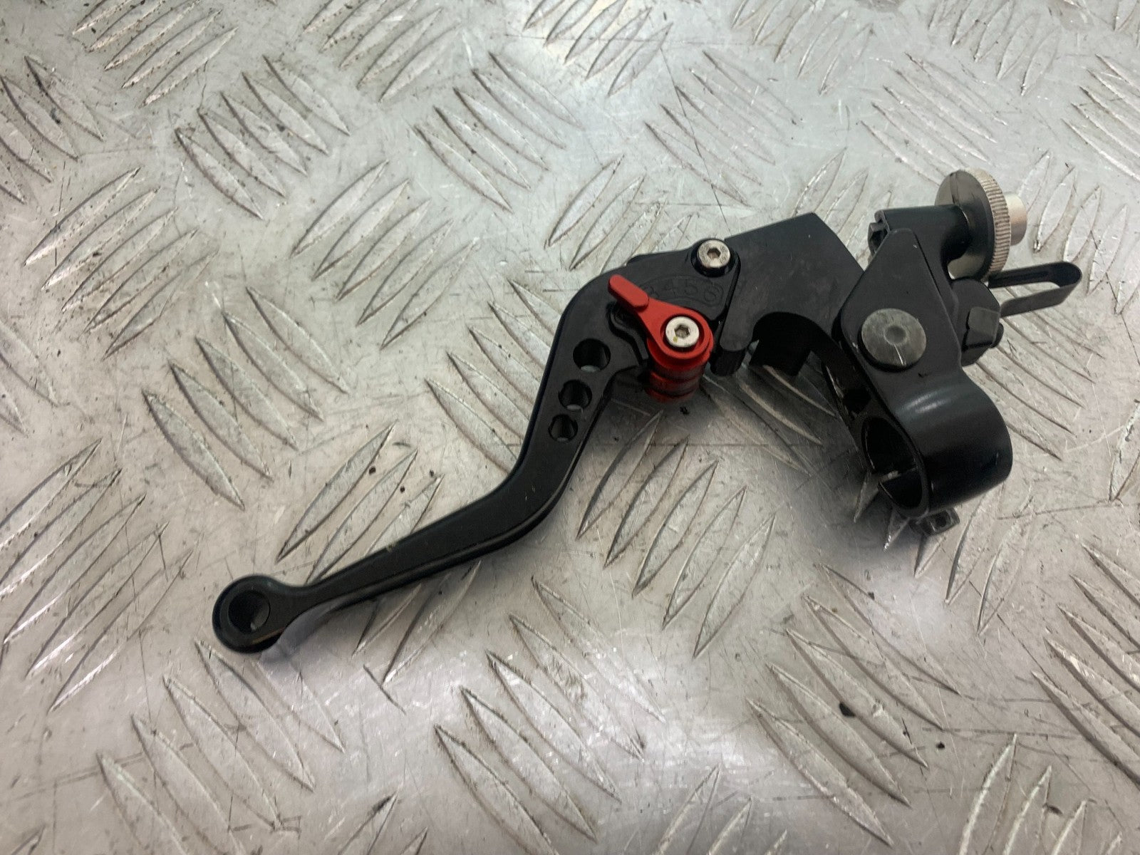 YAMAHA YZF R1 14 B BIG BANG CLUTCH LEVER AND BRACKET   2009-14 (CMB1175)