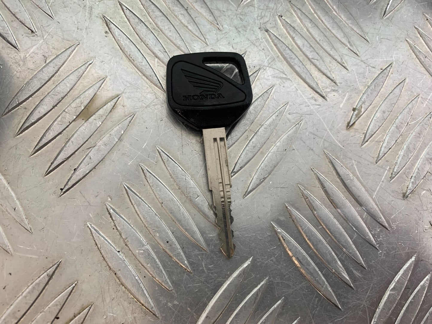 HONDA VFR800 VFR 800 V-TEC LOCKS AND KEY (NO ECU)  YEAR 2002 -09 (CMB1012)