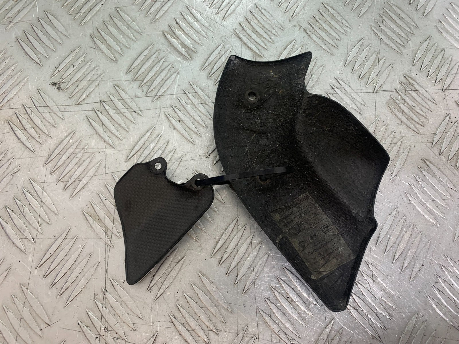 DUCATI 996 SPS 748 916 998 CARBON EXHAUST SHIELDS    1999-2000 (CMB1209)