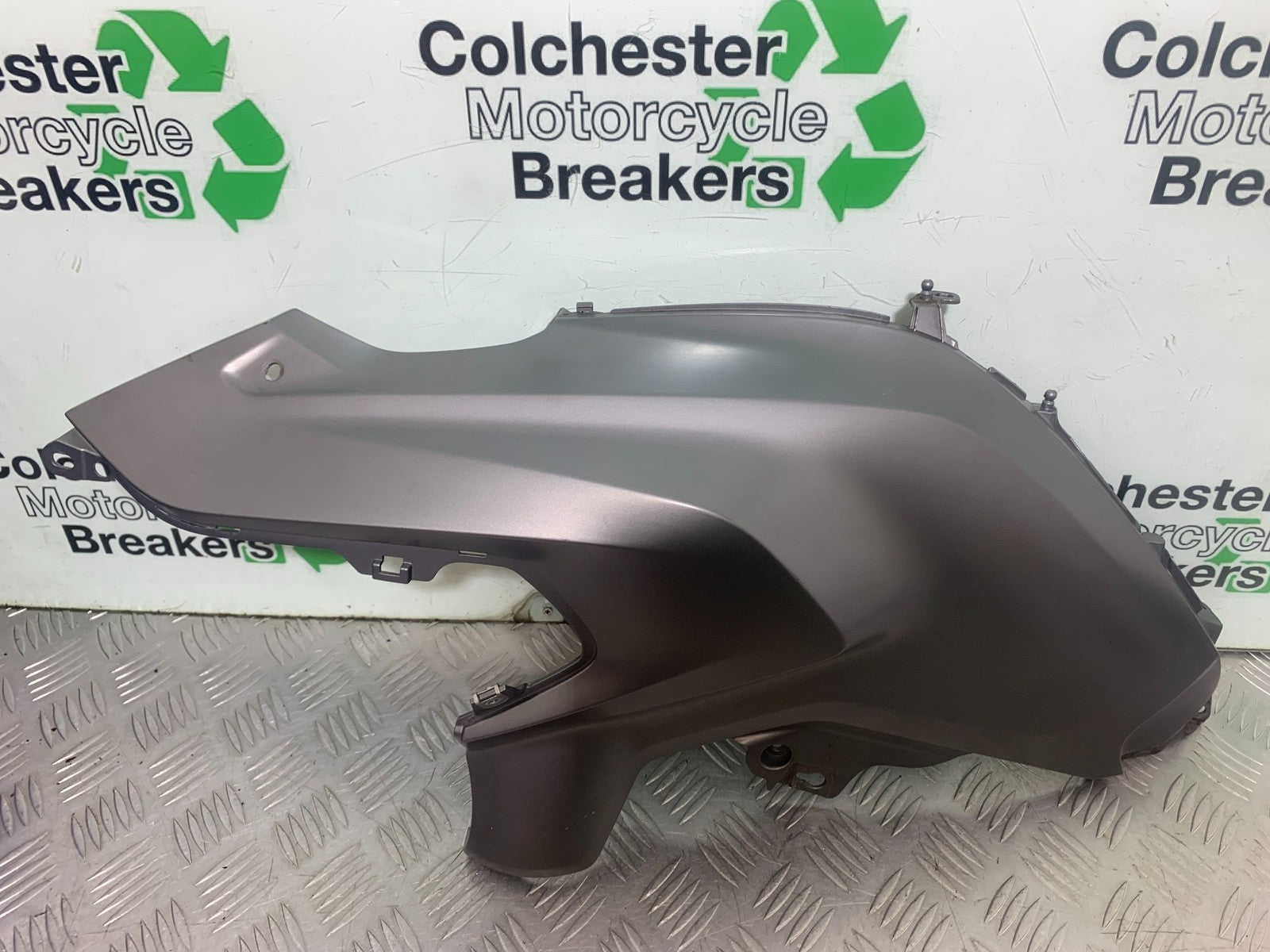 BMW R1200 R 1200 GS LEFT TANK PANEL YEAR 2013-2016 (CMB1257)