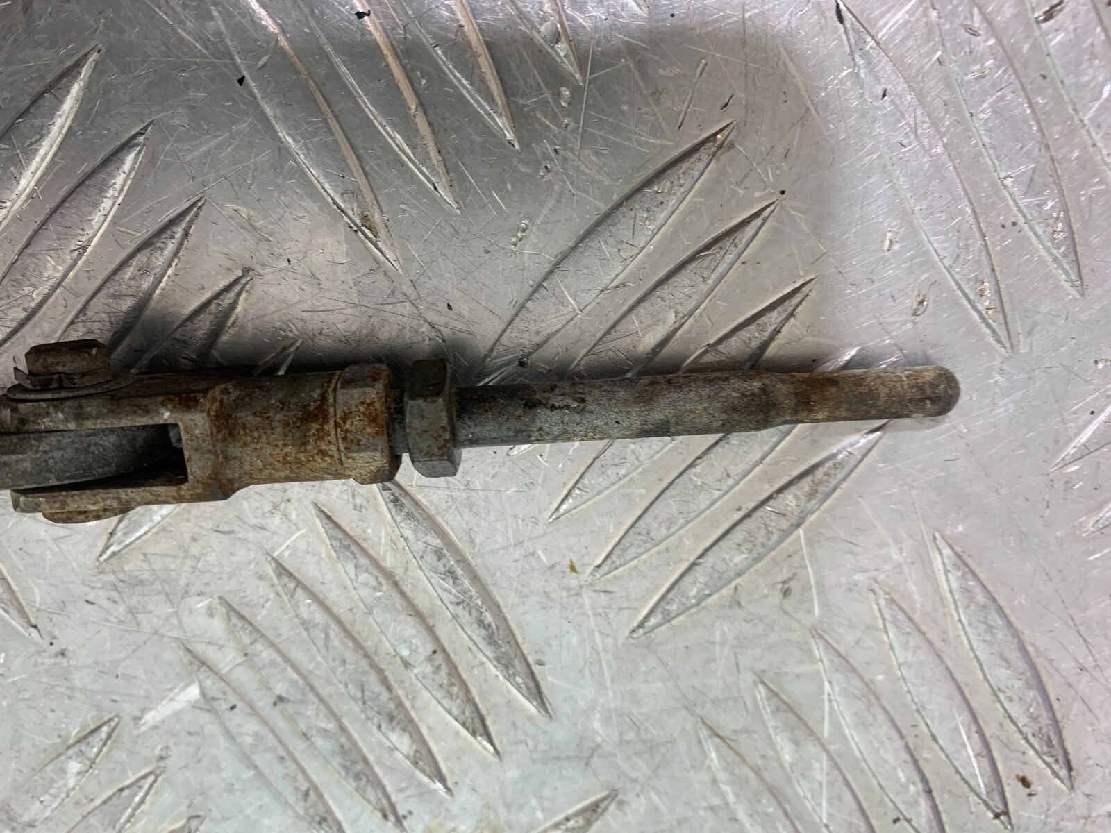 YAMAHA XS1100 MIDNIGHT SPECIAL REAR BRAKE PEDAL SHAFT  YEAR 1980-1982 (CMB1122)