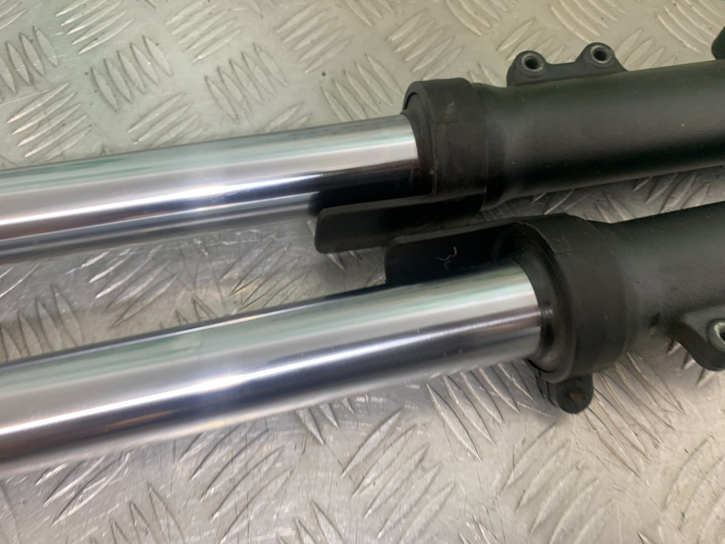 TRIUMPH 1050 SPRINT ST FORKS   YEAR 2004-2007 (CMB1197)