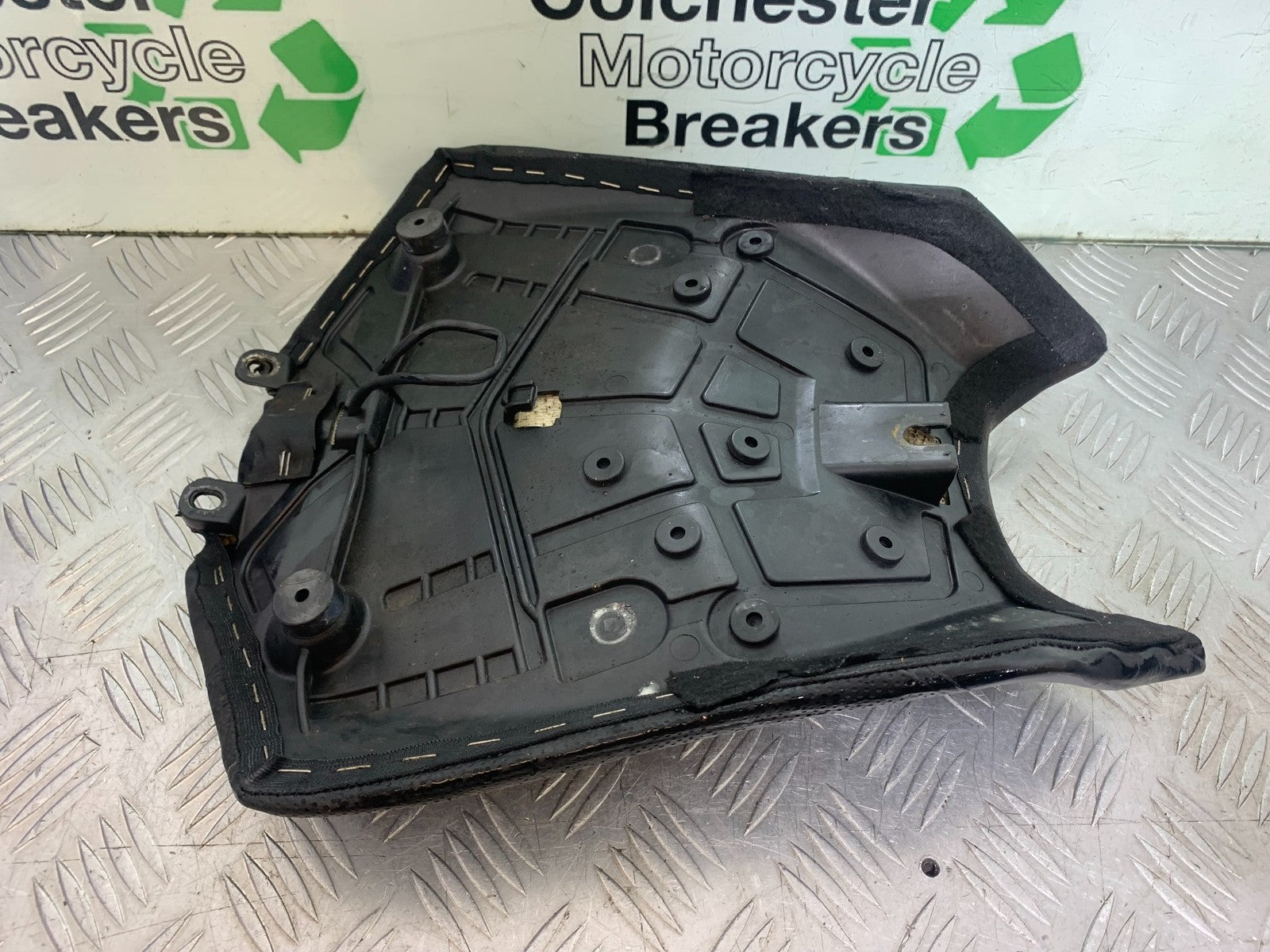 APRILIA TUONO 1000 V4 FRONT SEAT   YEAR 2013-2014  (CMB1239)