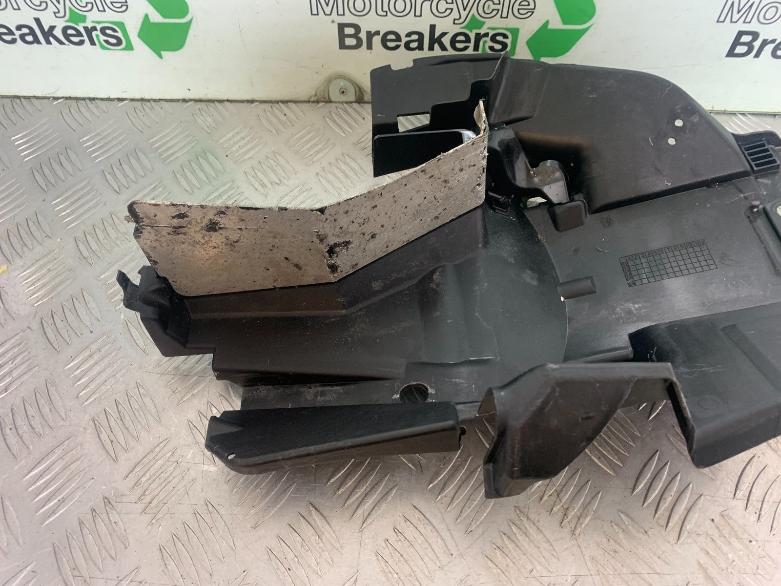 HONDA CBR600 CBR 600 RR UNDERTRAT    YEAR 2003-2004 CMB1173)