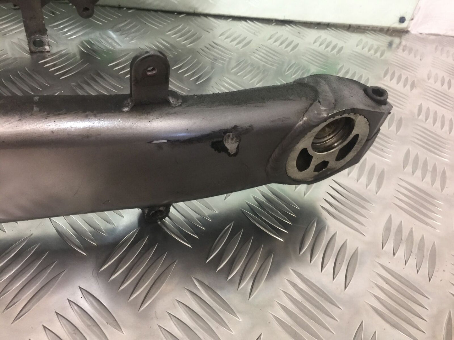 KAWASAKI Z1000 SX SWINGARM  YEAR 2011-13 (STOCK 911)