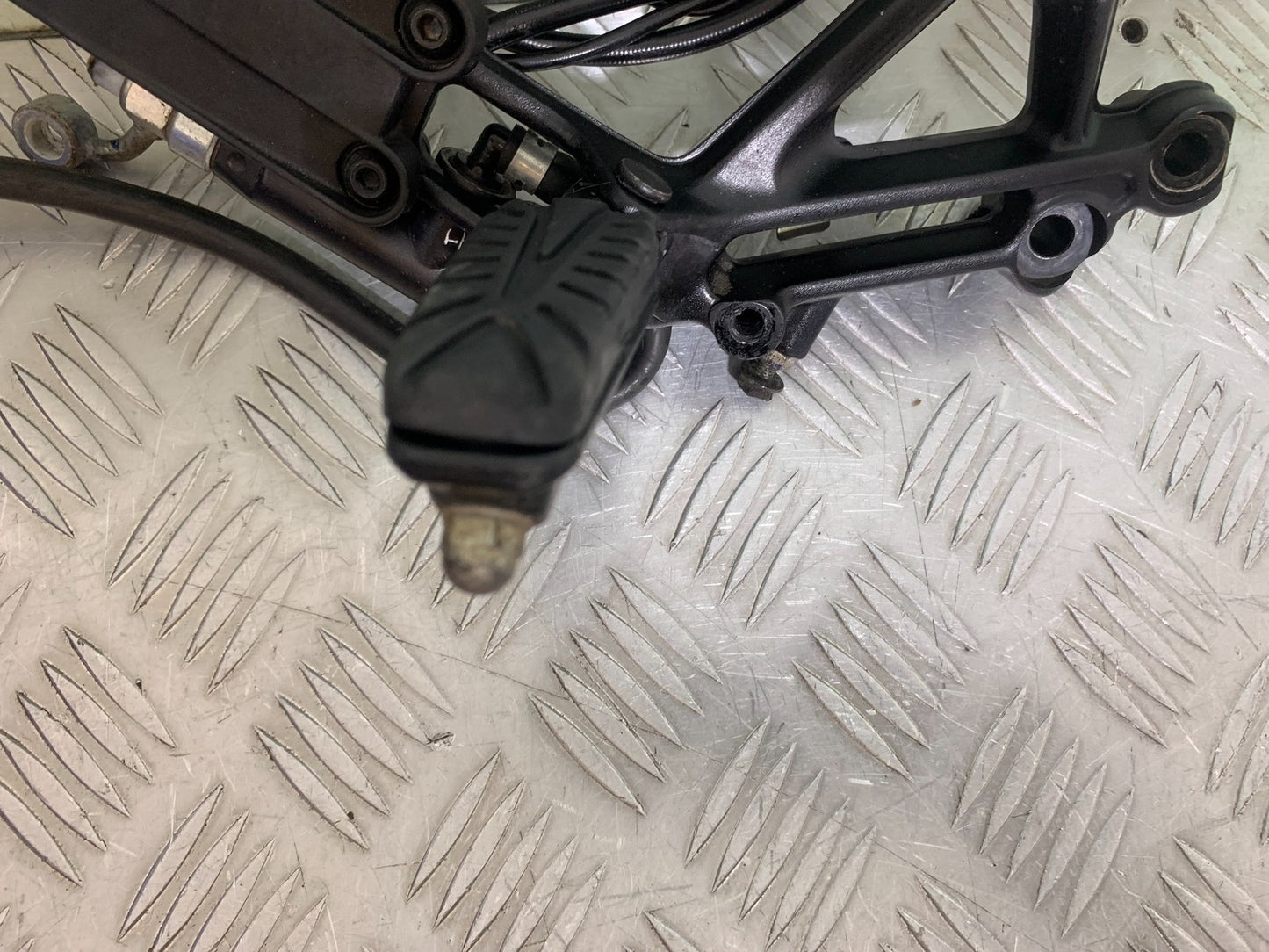 KTM DUKE 390 FRONT RIGHT HANGER YEAR 2017- 2023 (CMB1314)