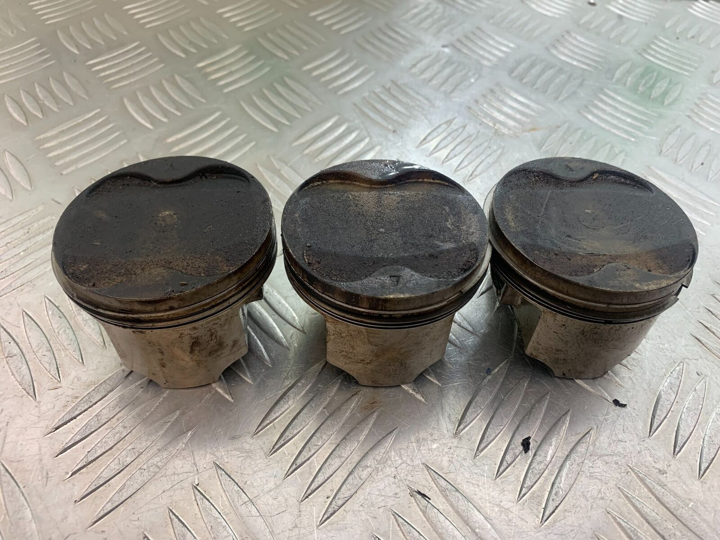 SUZUKI RF900 RF 900 3 X PISTONS  YEAR 1999-1999 (CMB 1020)