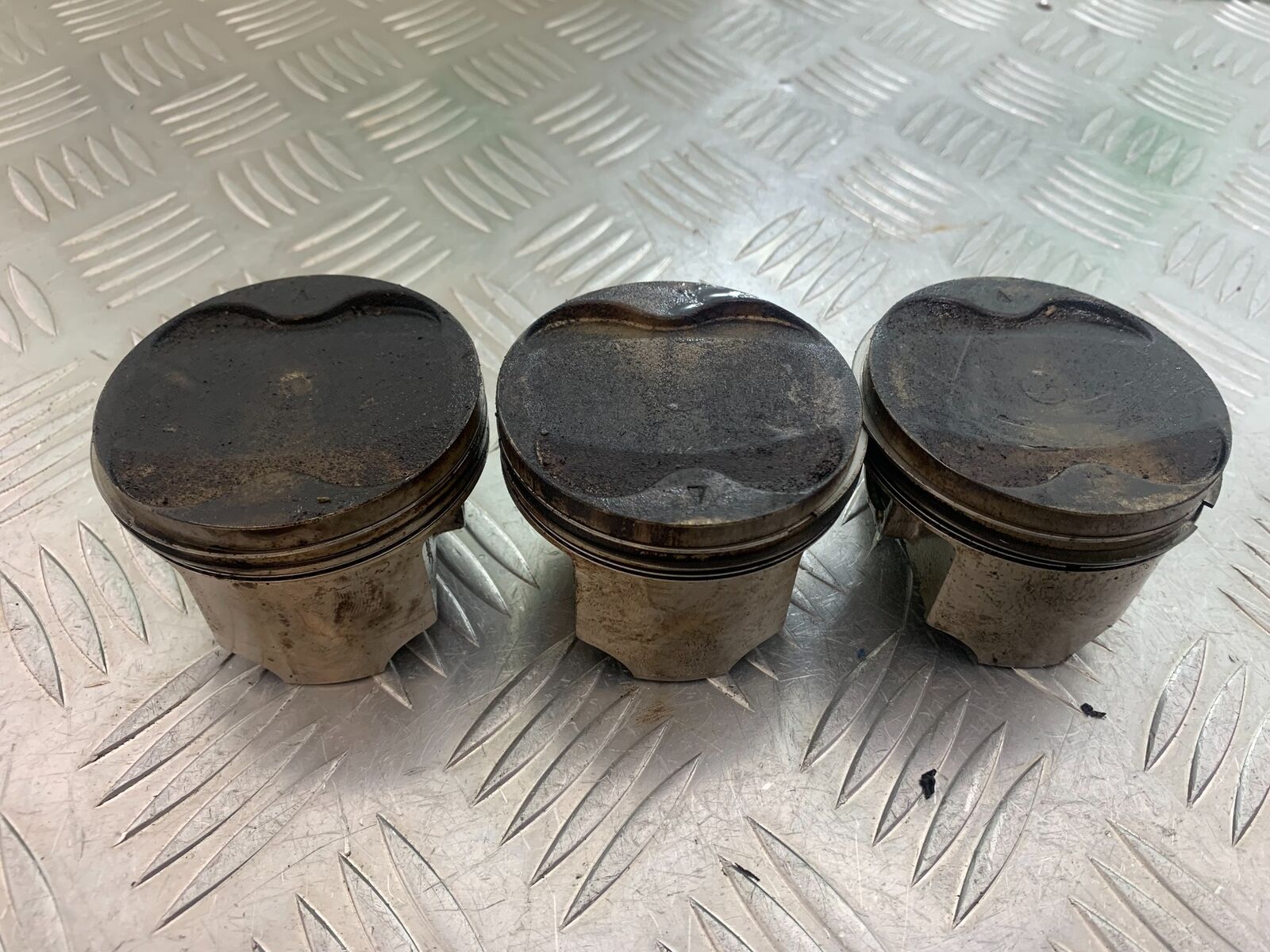 SUZUKI RF900 RF 900 3 X PISTONS  YEAR 1999-1999 (CMB 1020)