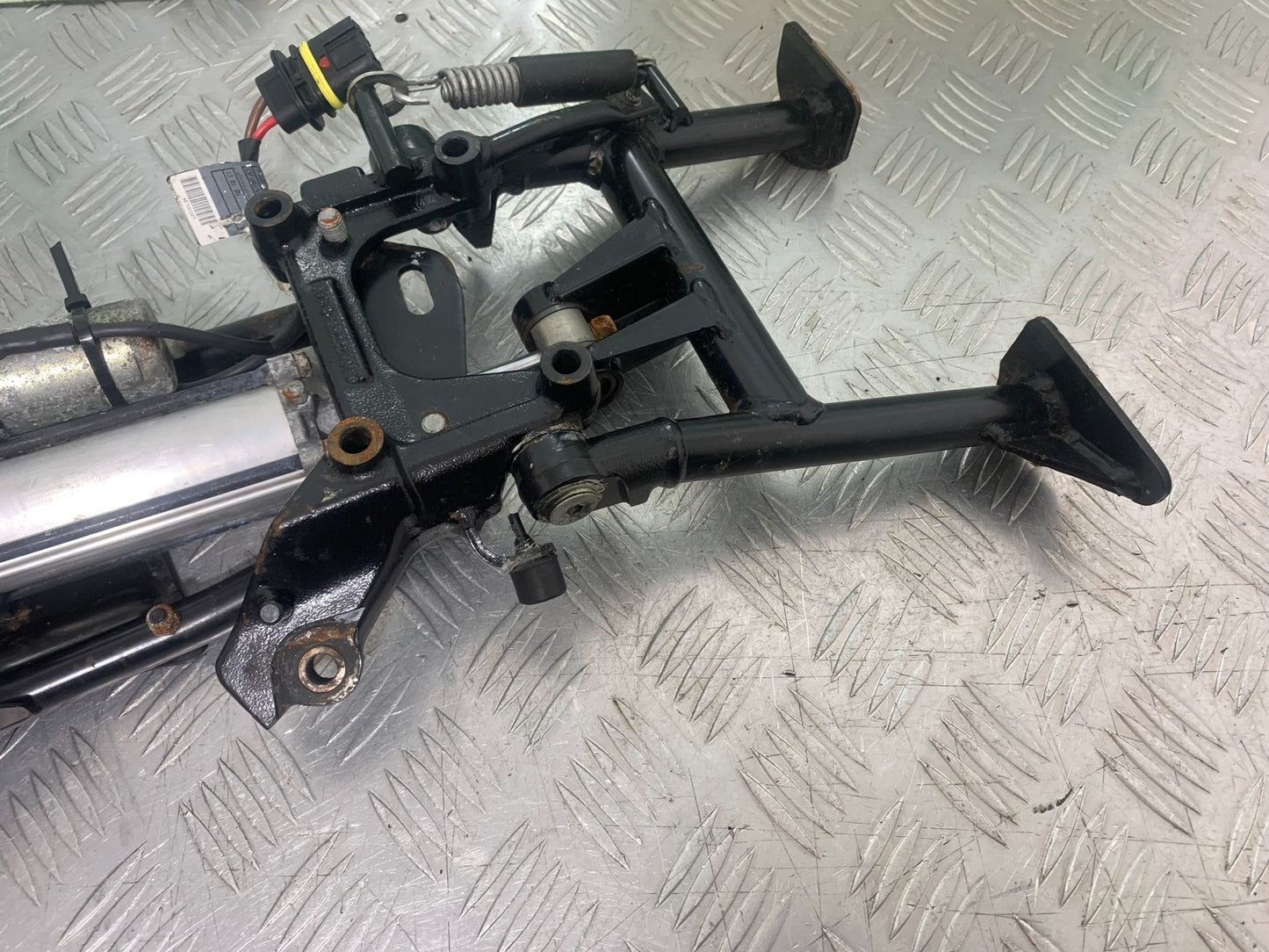 BMW K1200 K 1200 LT CENTER STAND AND MOTOR   YEAR 1999-07 (CMB1271)