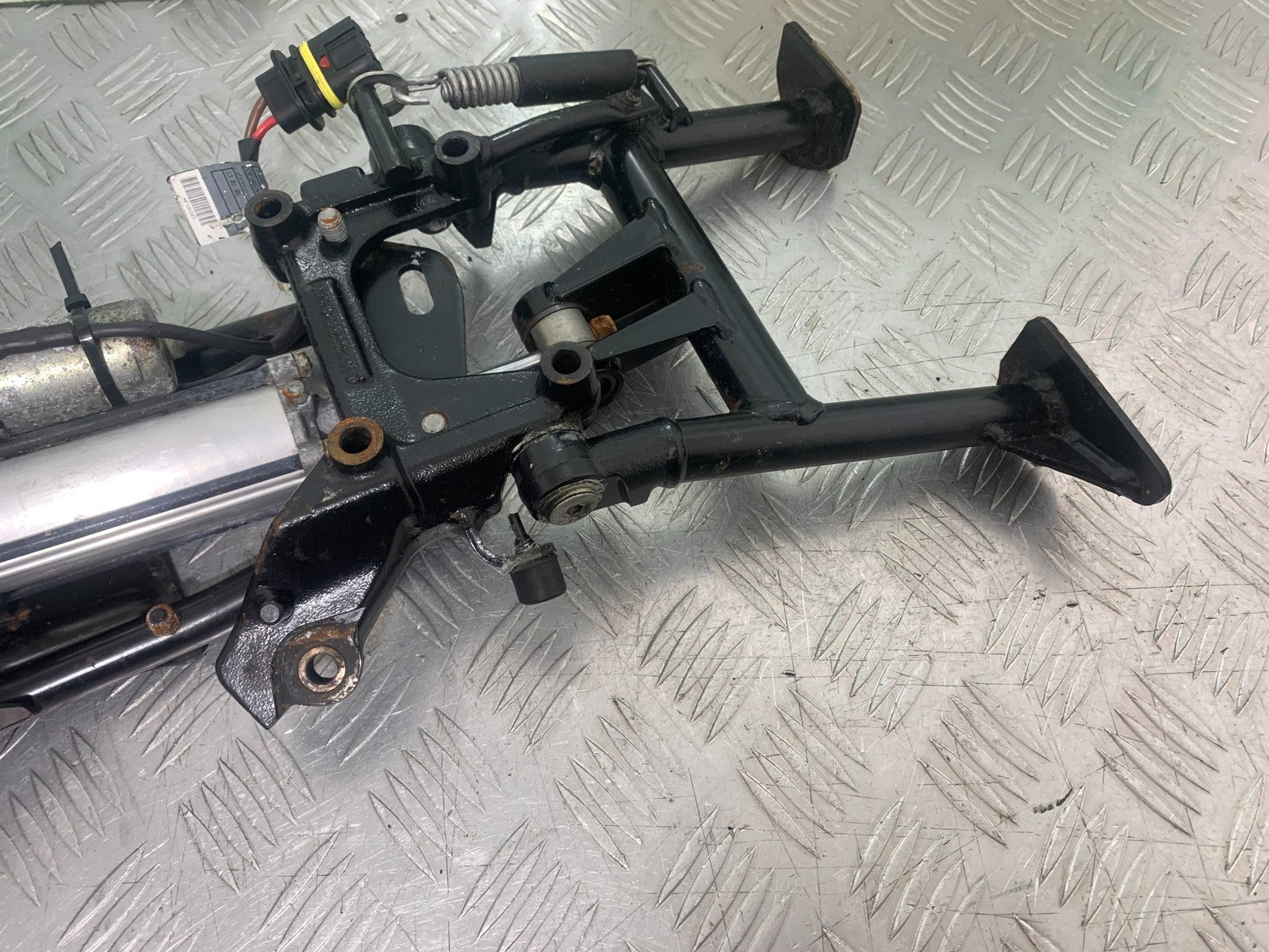 BMW K1200 K 1200 LT CENTER STAND AND MOTOR   YEAR 1999-07 (CMB1271)