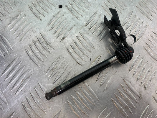 KAWASAKI KLR600 KLR 600 GEAR SHAFT   YEAR 1993-1995