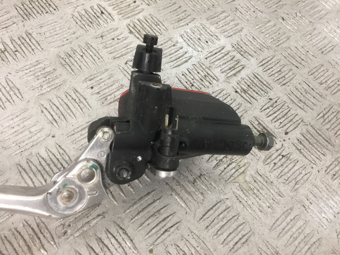 APRILIA DORSODURO 750 FACTORY CLUTCH MASTER CYLINDER  YEAR 2011 (STOCK 908)