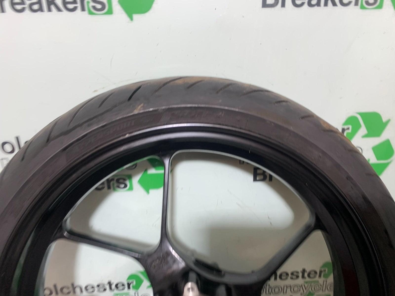 APRILIA TUONO 1000 V4R FRONT WHEEL   YEAR 2011-13  (CMB1331)