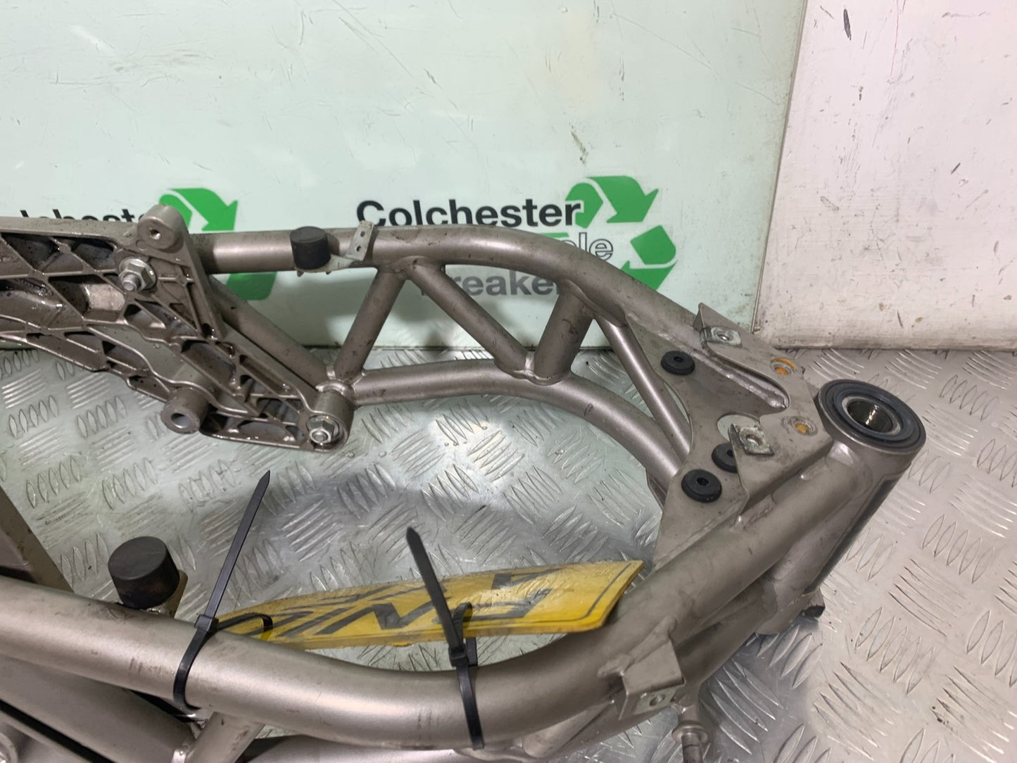 APRILIA SL750 SL 750 SHIVER FRAME REG LOG BOOK YEAR 2008-2016 (CMB1242)