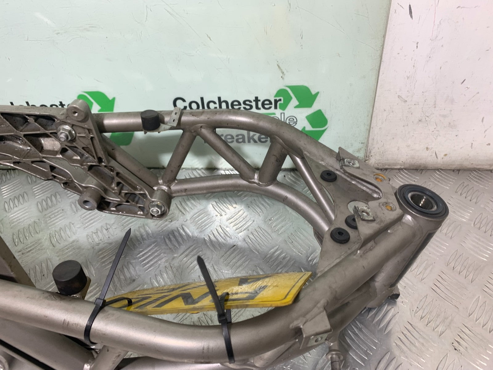 APRILIA SL750 SL 750 SHIVER FRAME REG LOG BOOK YEAR 2008-2016 (CMB1242)