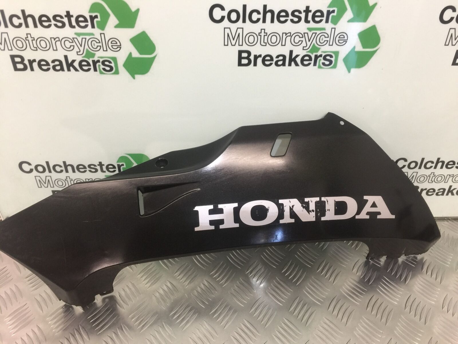 HONDA CBR600 RR RIGHT BELLYPAN  YEAR 2005-2006 (STOCK 933)