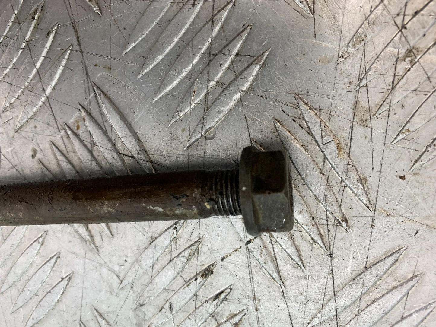KAWASAKI KLR250 KLR 250 SWINGARM SPINDLE  YEAR 1984-2001 (CMB1225)