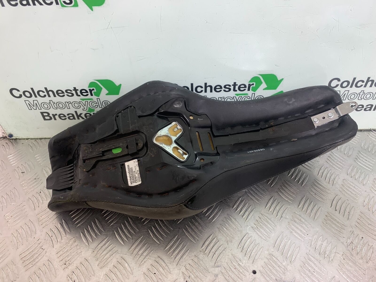 HARLEY DAVIDSON XL883 N IROD SEAT   YEAR 2020  (CMB1116)