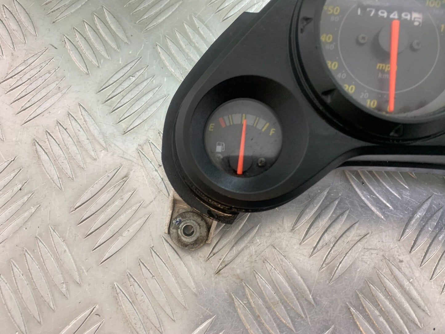 HONDA CBR125 CBR 125 CLOCKS SPEEDO DASH YEAR 2004-06  (CMB1040)