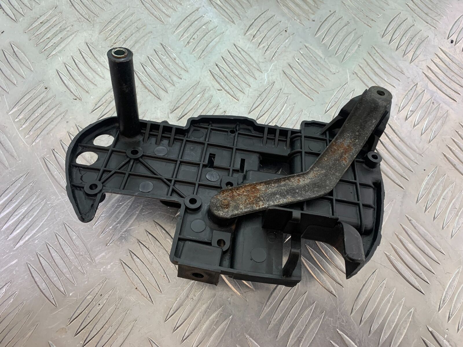 YAMAHA XV750 XV 750 VIRAGO SIDE POD MOUNTING PLATE   YEAR 1992 (CMB1016)