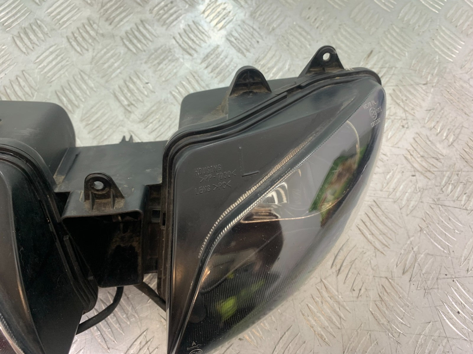YAMAHA YZF R1 4XV HEADLIGHT  YEAR 1998-99 (CMB1291)