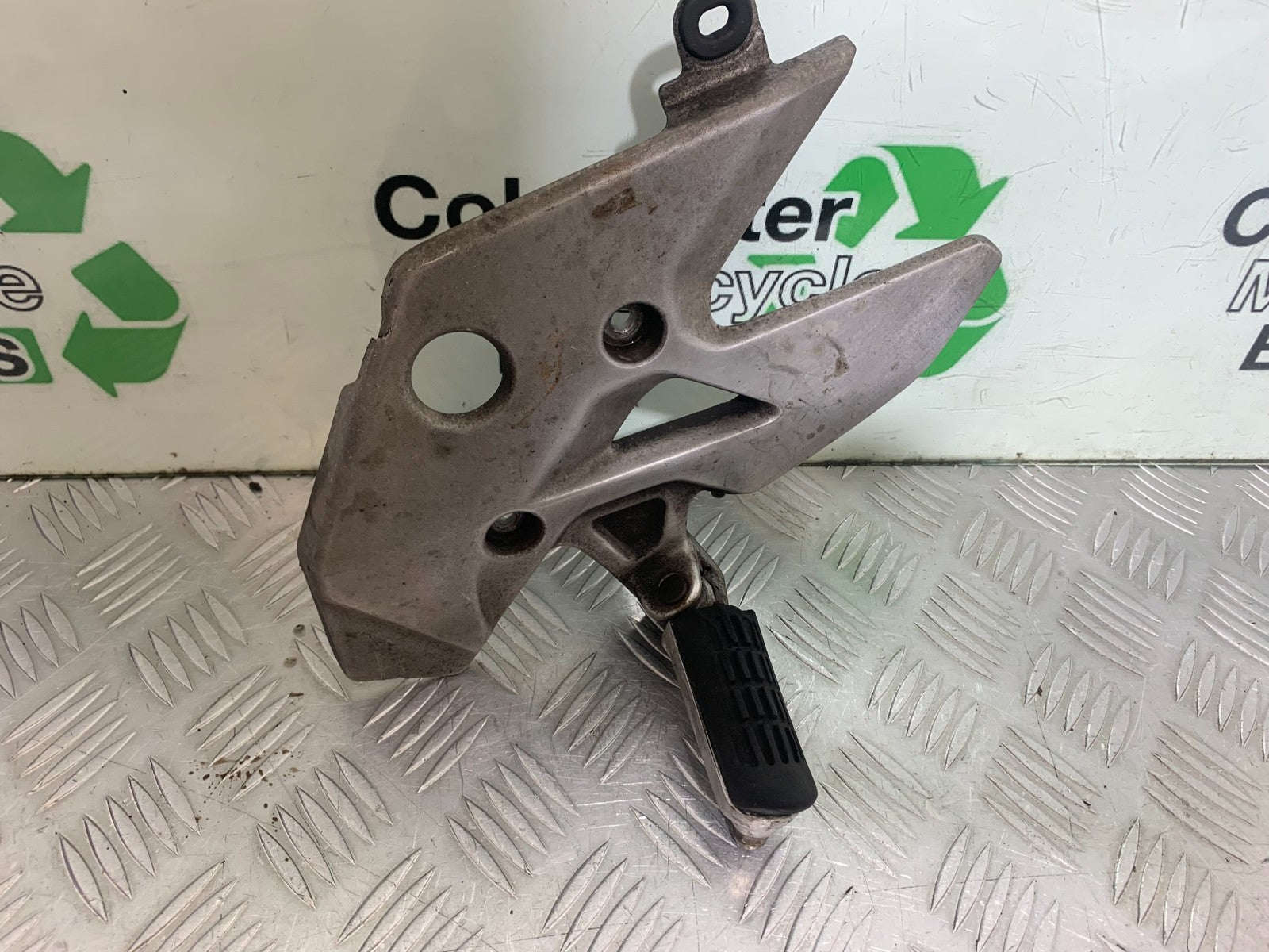 HONDA CB500 F CB500F FRONT LEFT HANGER  YEAR 2013-2015  (CMB1235)