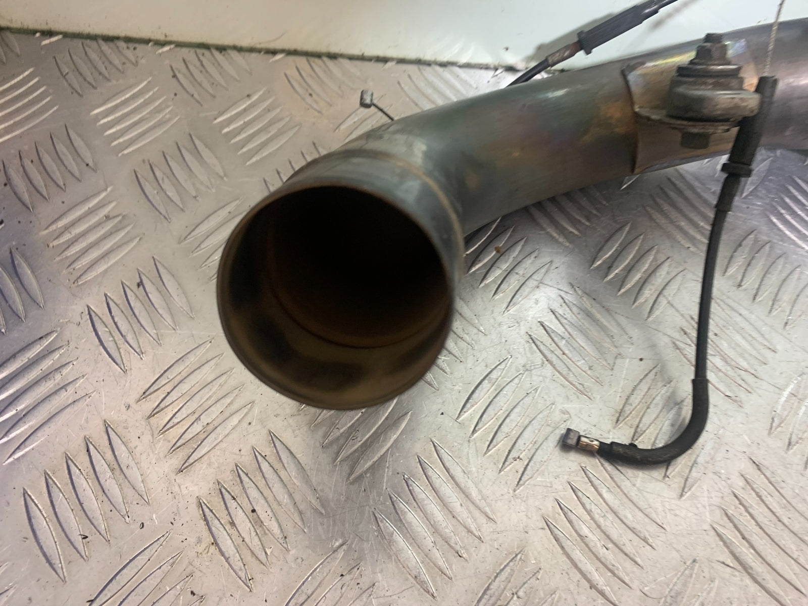 YAMAHA YZF R1 EXHAUST AND  VALVE  YEAR 2004-2006 (CMB1155)