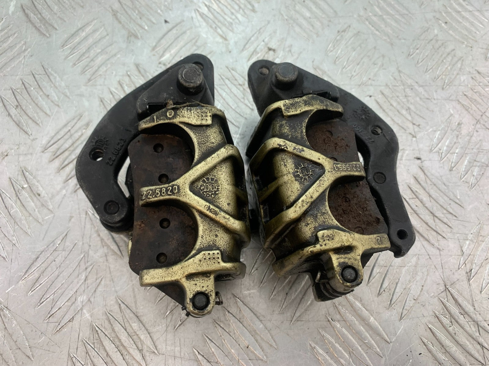 HONDA NT650 V DEAUVILLE FRONT CALIPERS  YEAR 1999 (CMB1268)