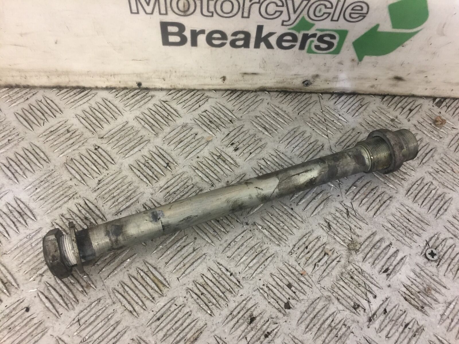 SUZUKI SV1000 SV 1000 K3 SWINGARM SPINDLE   YEAR 2004 (STOCK 641)