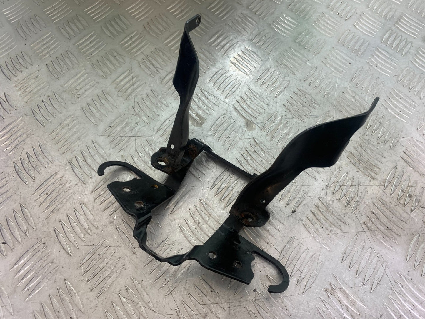 BMW R850 R R850R HEADLIGHT BRACKET YEAR 1994-2002 (CMB1170)