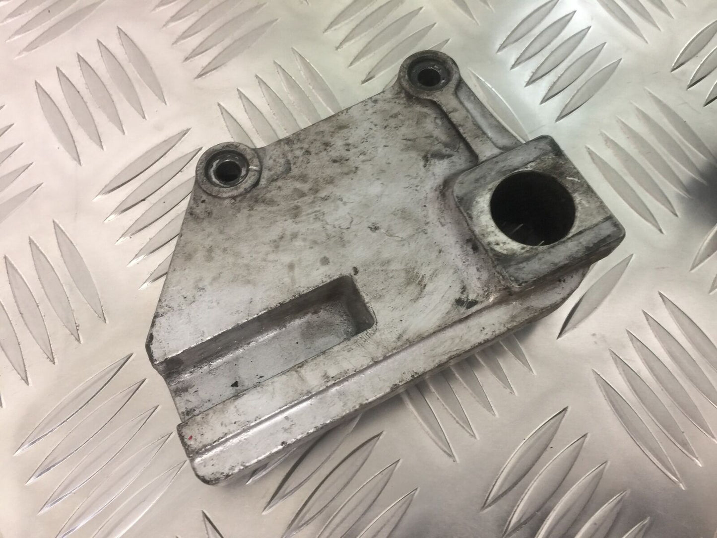 KAWASAKI ZX12R ZX12 R REAR CALIPER BRACKET YEAR 2000 (STOCK 913)