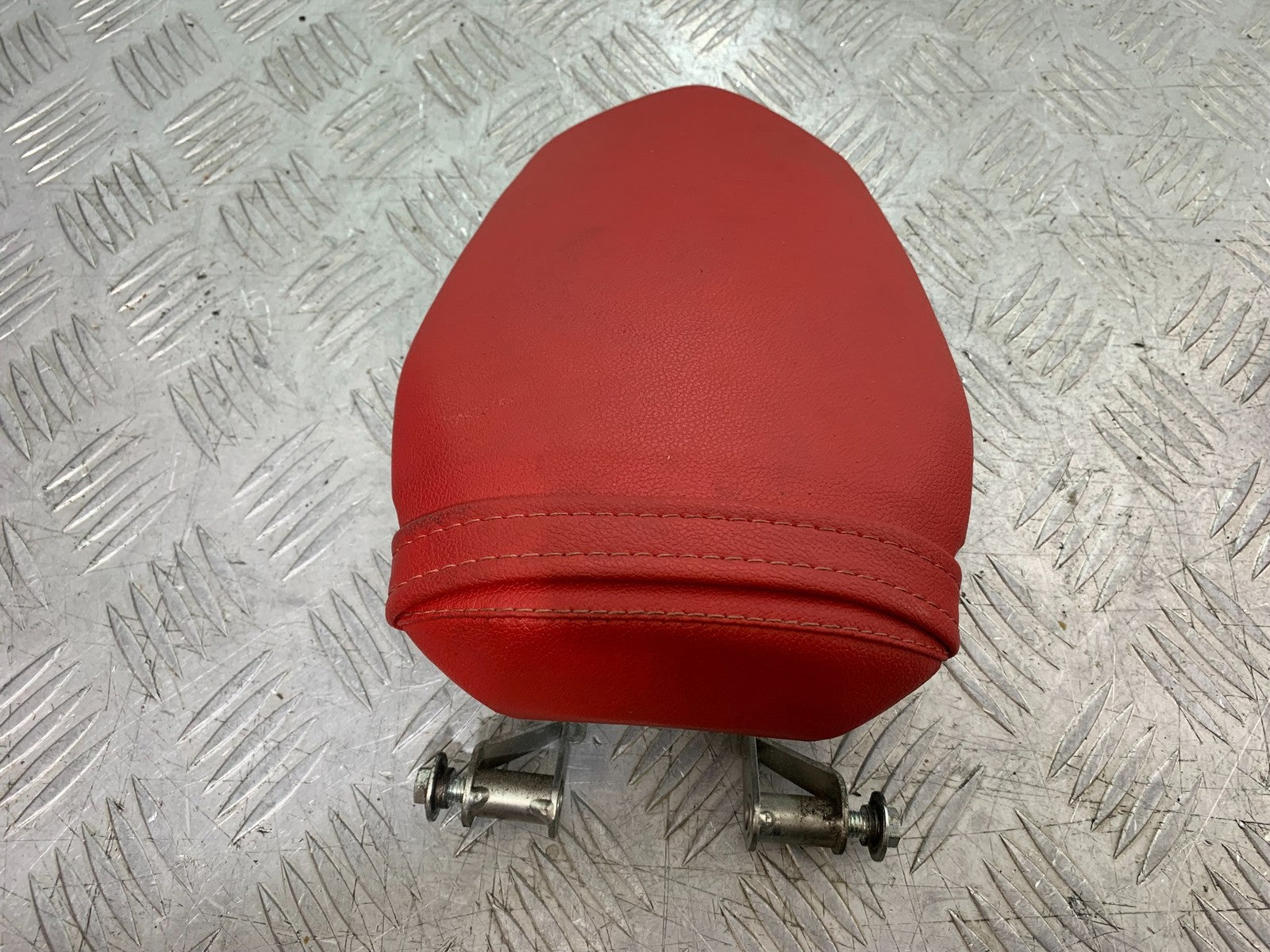 MV AGUSTA 675 F3 REAR SEAT   YEAR 2012-2016 (CMB1302)