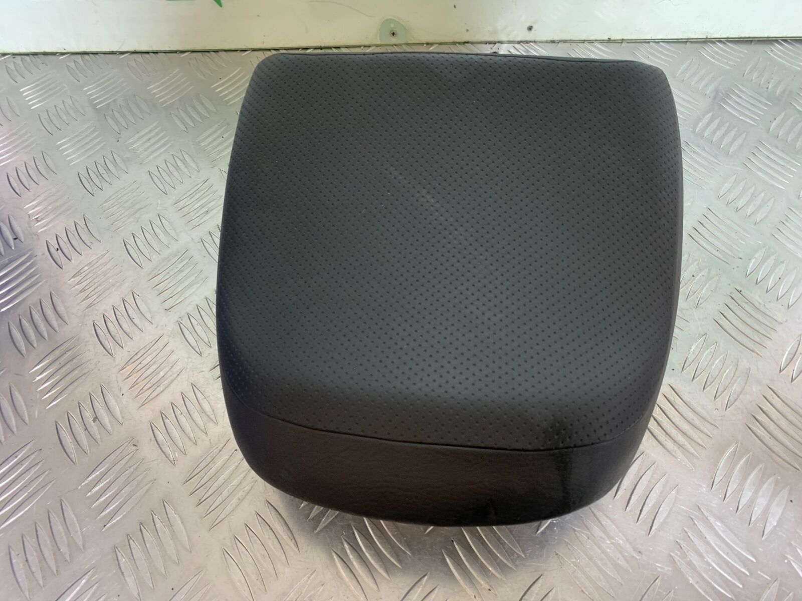 YAMAHA FJR1300 FJR 1300 REAR  SEAT  YEAR 2001-05 (CMB1005)