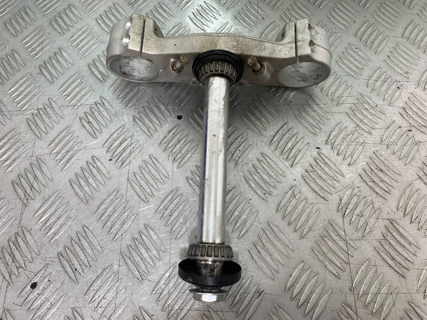 KTM 990 SUPER DUKE BOTTOM YOKE  YEAR 2007-2011  (CMB1207)